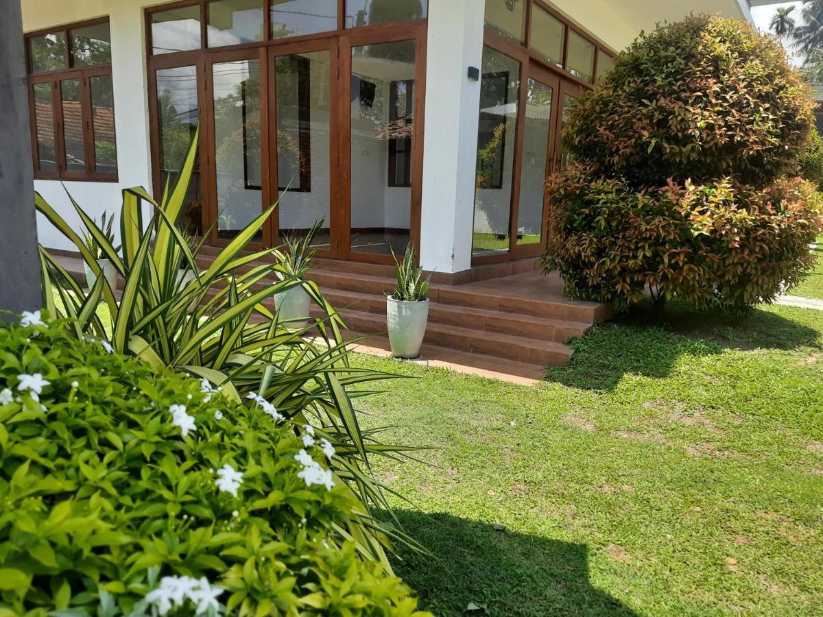 Best Inn Villa Mirissa Exterior foto