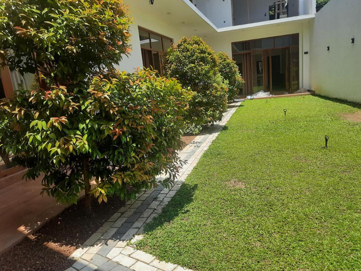 Best Inn Villa Mirissa Exterior foto