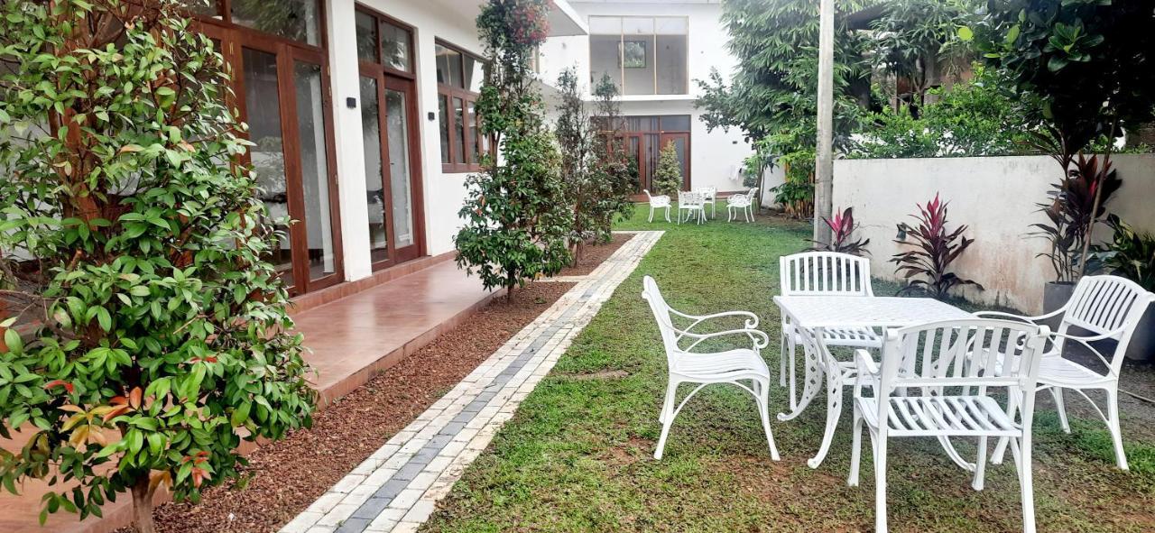 Best Inn Villa Mirissa Exterior foto